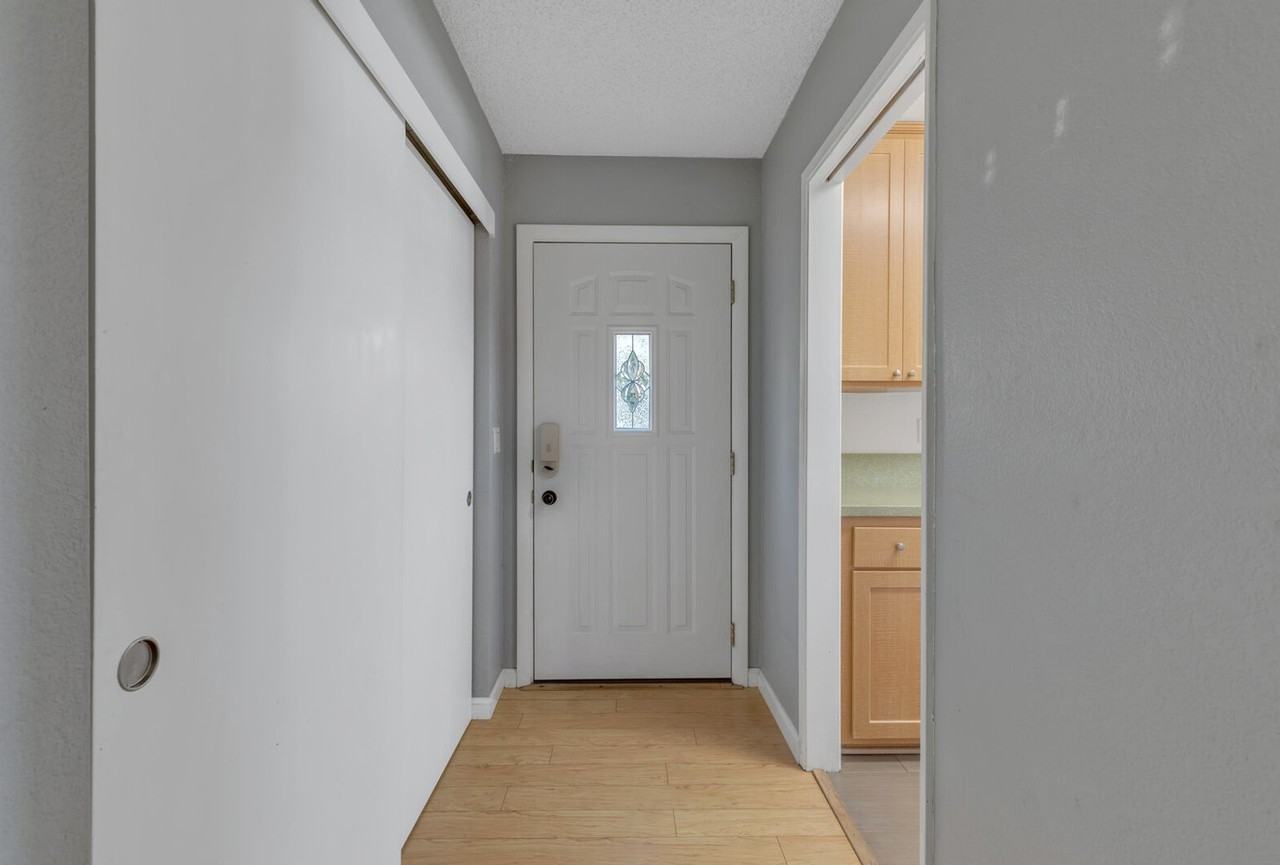 115 Guaymas Pl - Photo 3 of 21