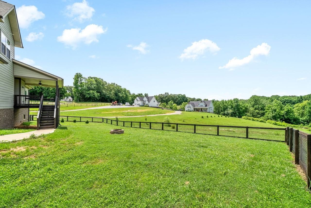 1452 Hickory Point Rd - Photo 3 of 37