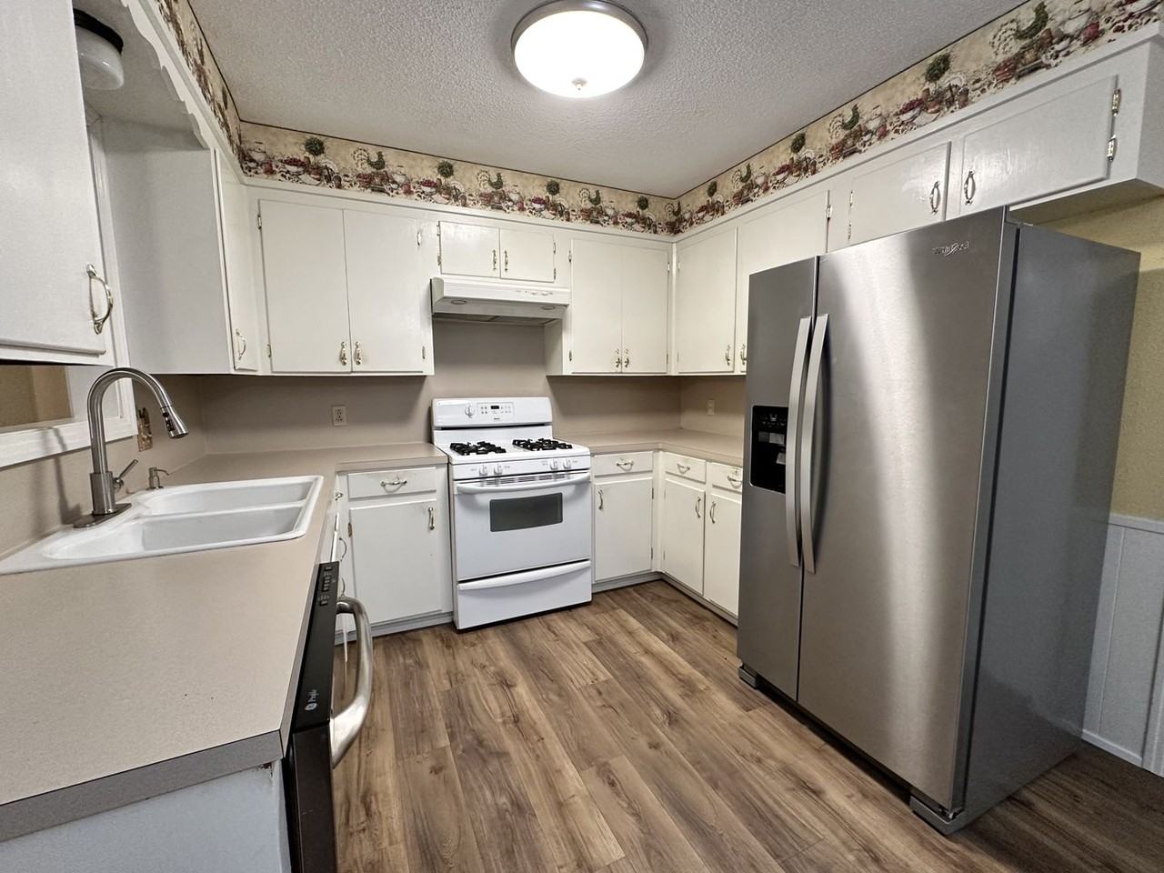 1825 Venus Dr - Photo 6 of 17