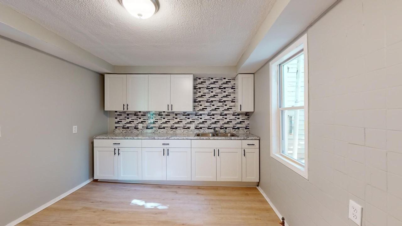 3063 W 47th St - Photo 2 of 41