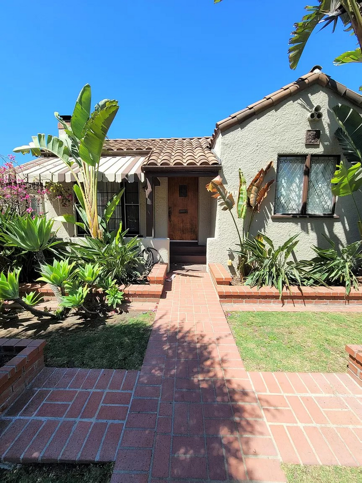 4160 Edenhurst Ave - Photo 2 of 19