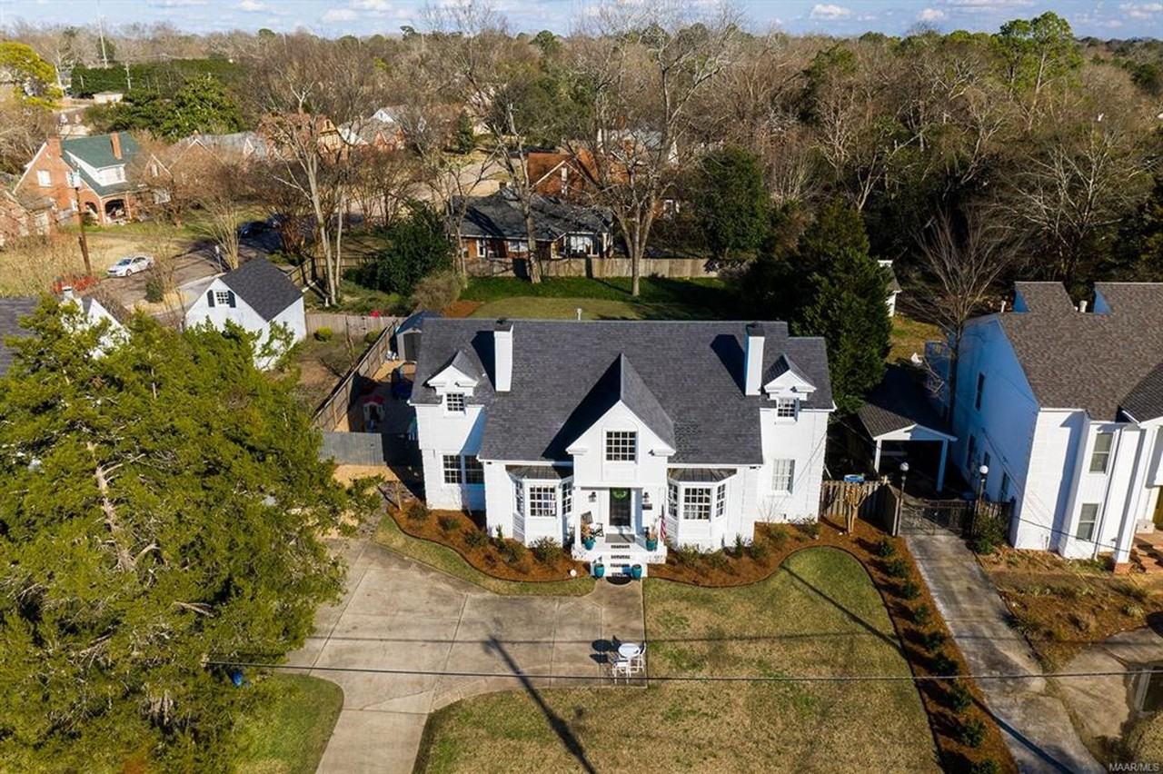 2219 College St - Photo 3 of 4