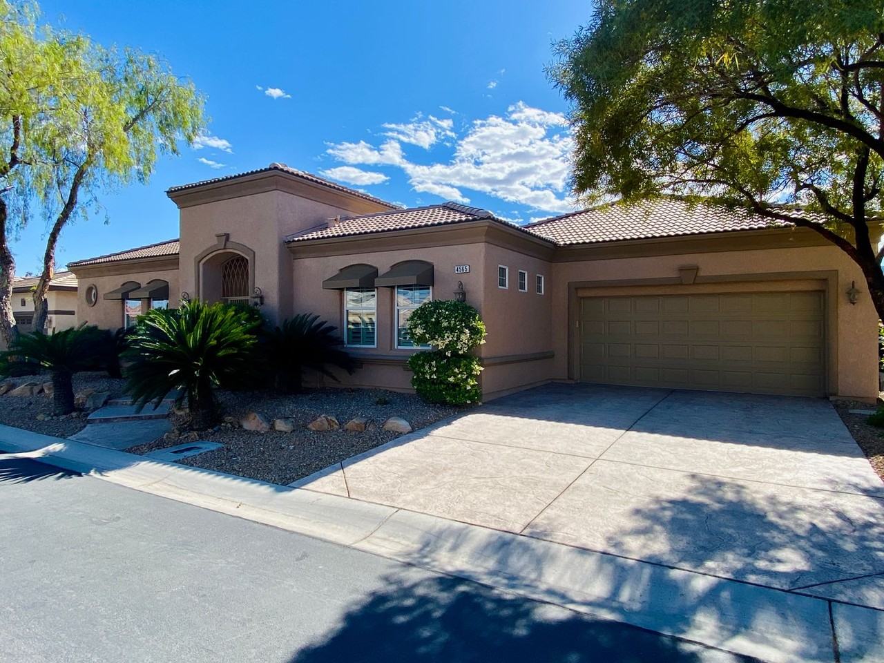 4565 Riva De Romanza St - Photo 3 of 46