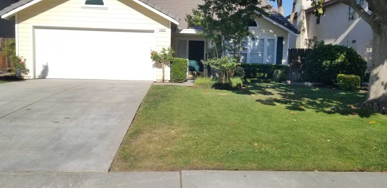 1004 Foxcroft Ln - Photo 2 of 23