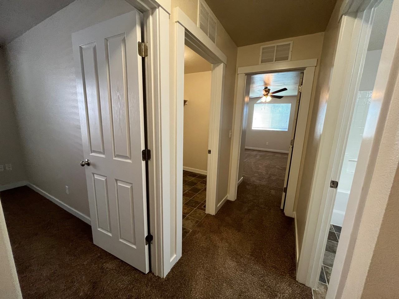 589 W Ramsbrook St #589R - Photo 7 of 19