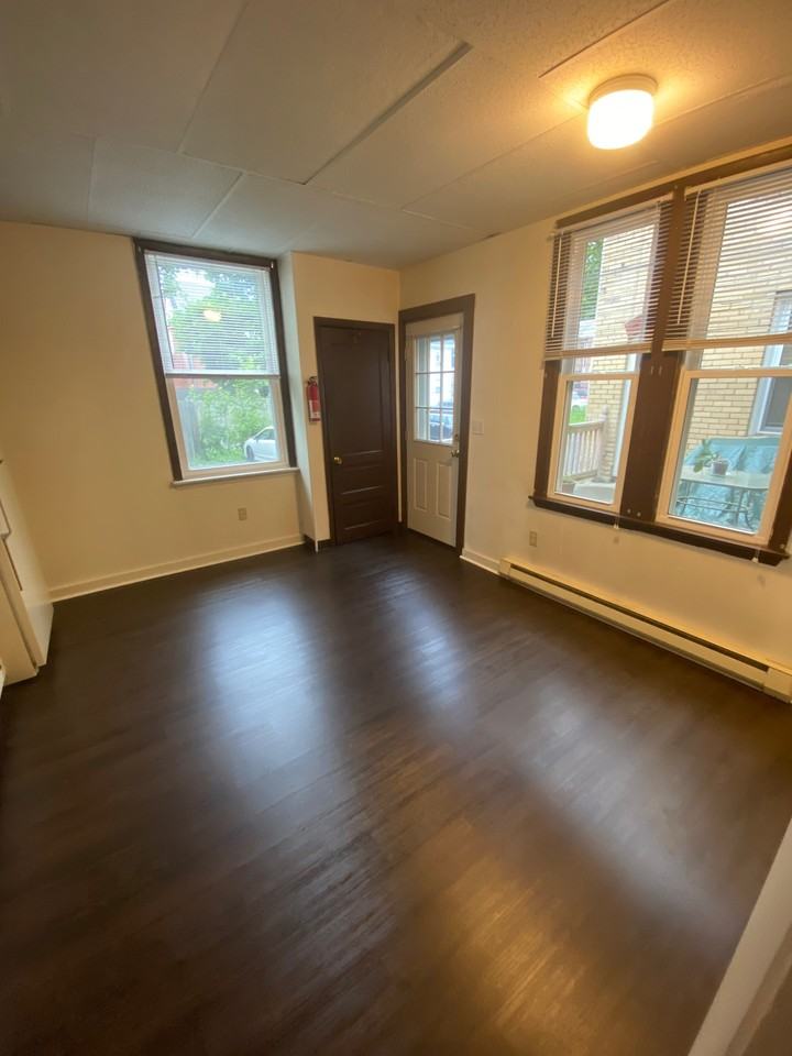 111 E Maple St #3 - Photo 3 of 9