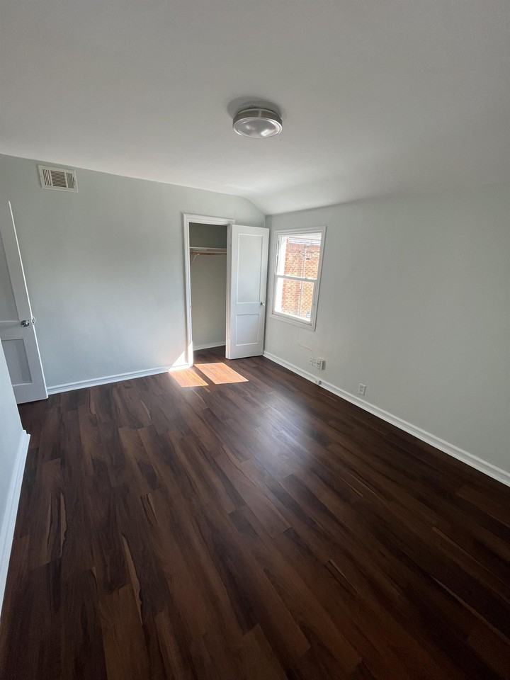 6211 W Lisbon Ave #4 - Photo 3 of 7