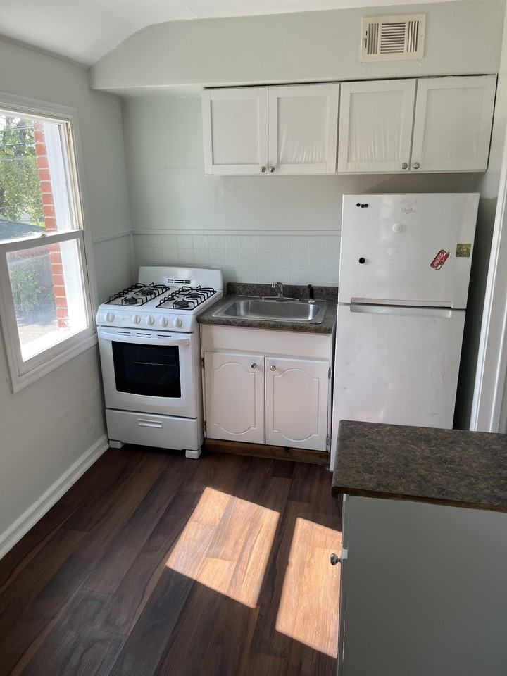 6211 W Lisbon Ave #4 - Photo 6 of 7
