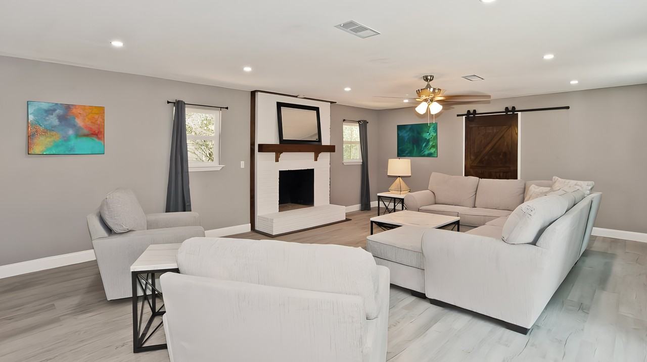 Longfellow Ln - Photo 2 of 20