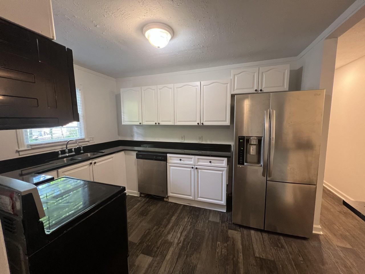 Hilltop Circle - Photo 4 of 14