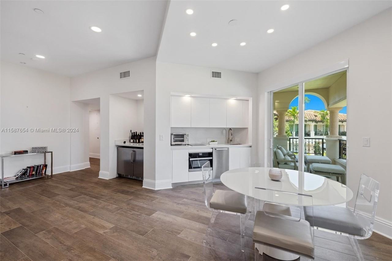 15122 Fisher Island Dr #15122 - Photo 5 of 50