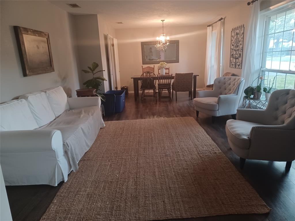 415 Magnolia St - Photo 3 of 23