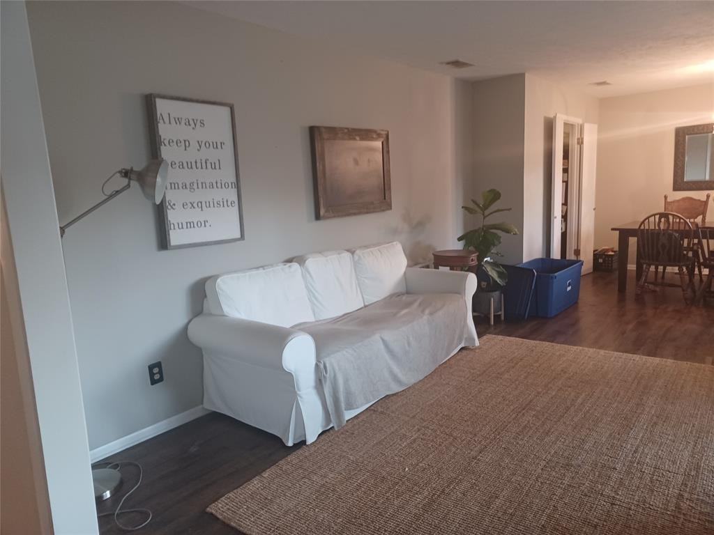 415 Magnolia St - Photo 6 of 23