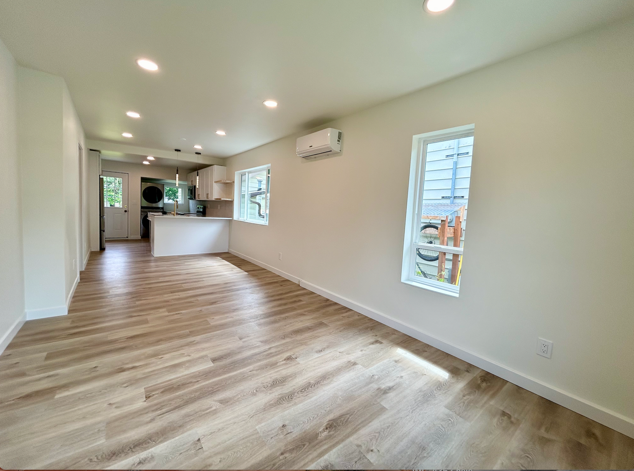 4138 20th Ave Sw - Photo 3 of 16