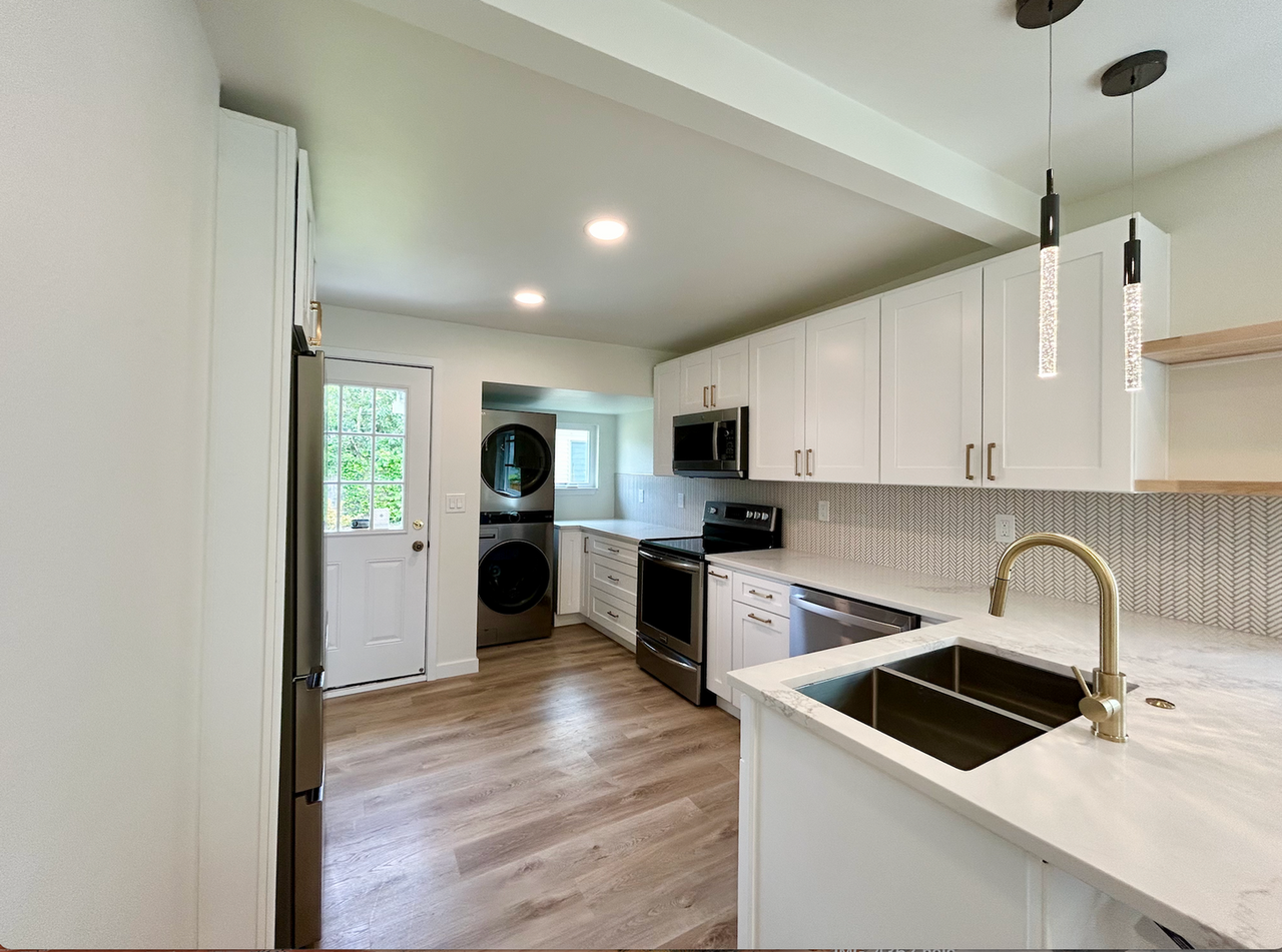 4138 20th Ave Sw - Photo 5 of 16