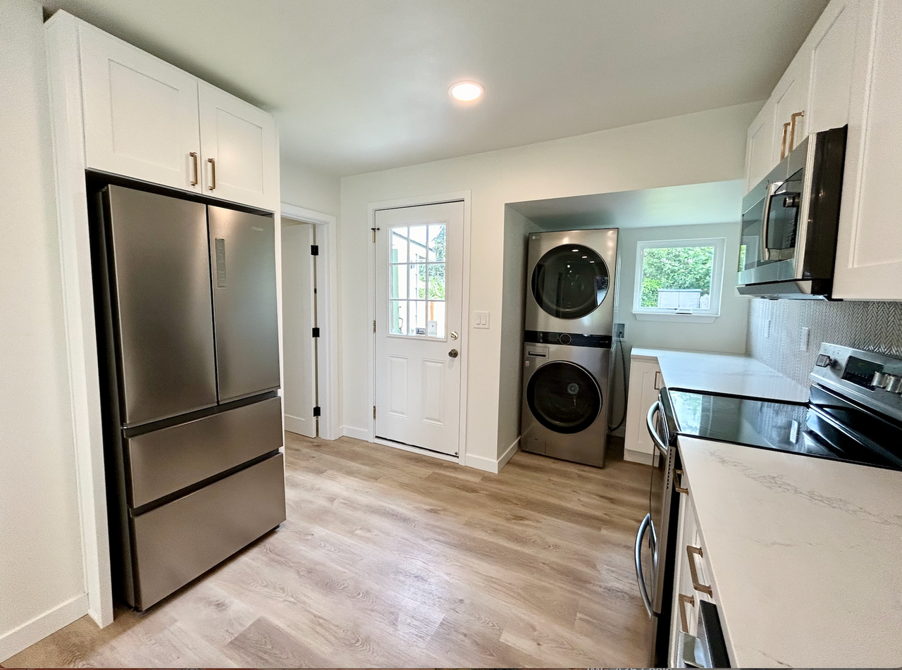 4138 20th Ave Sw - Photo 7 of 16