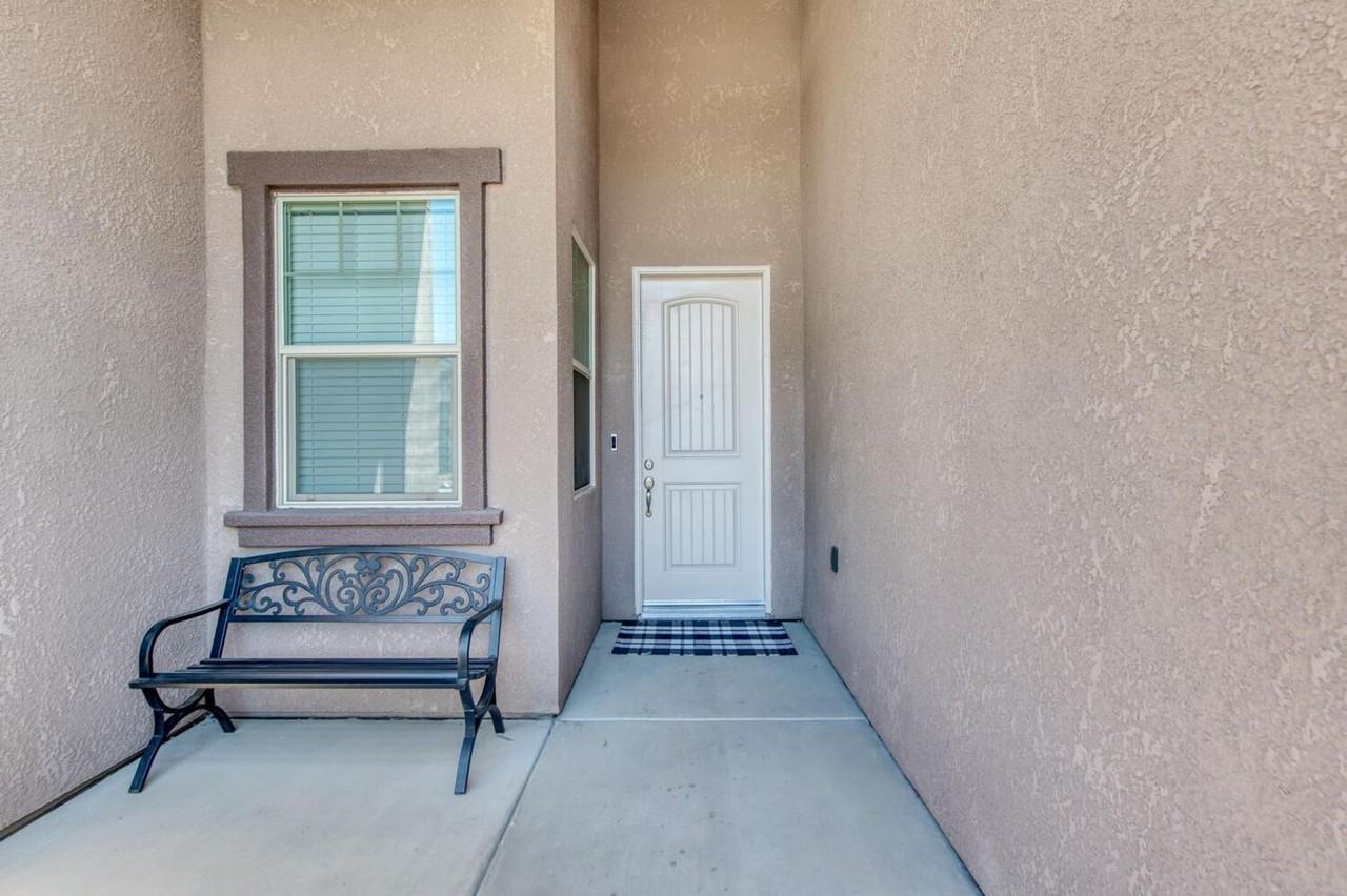 715 Alpine Way S - Photo 3 of 35