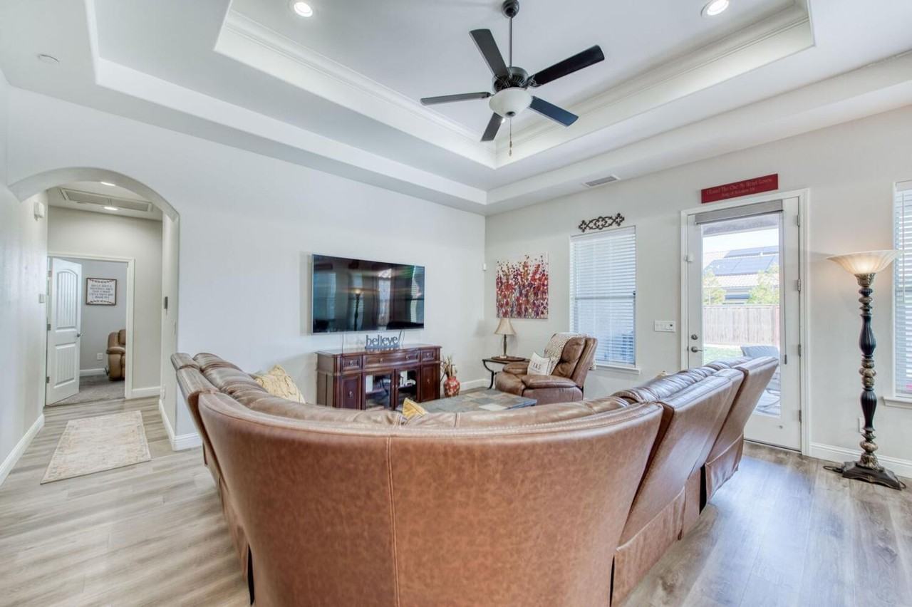 715 Alpine Way S - Photo 6 of 35