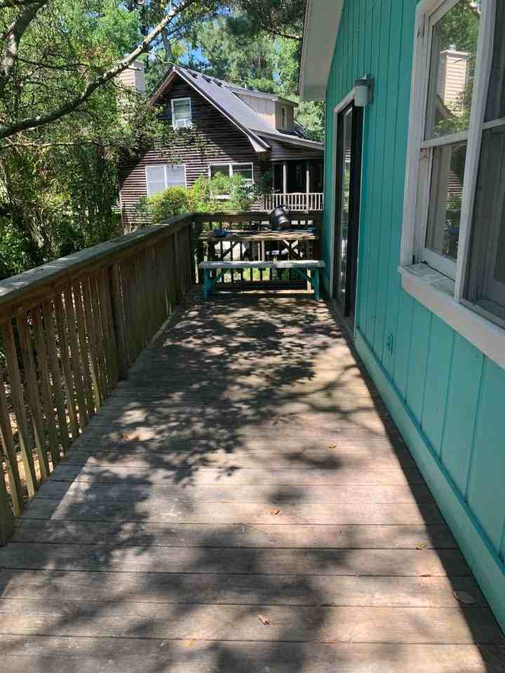 1104 Charlotte Ln - Photo 3 of 14