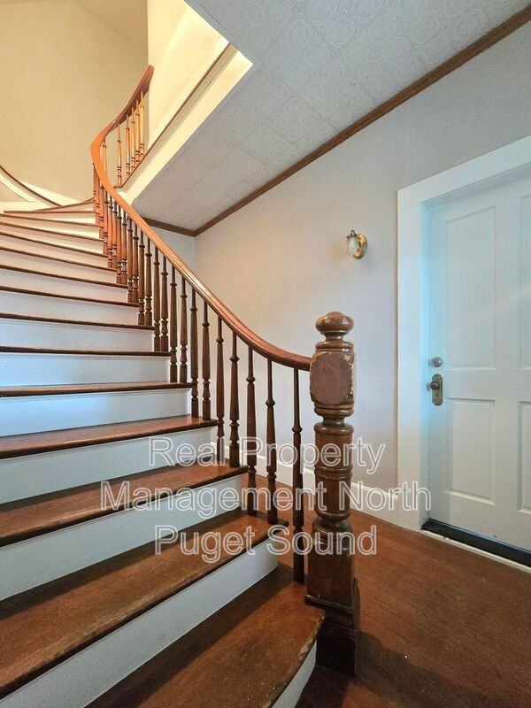 301 Avenue B #2 - Photo 4 of 13
