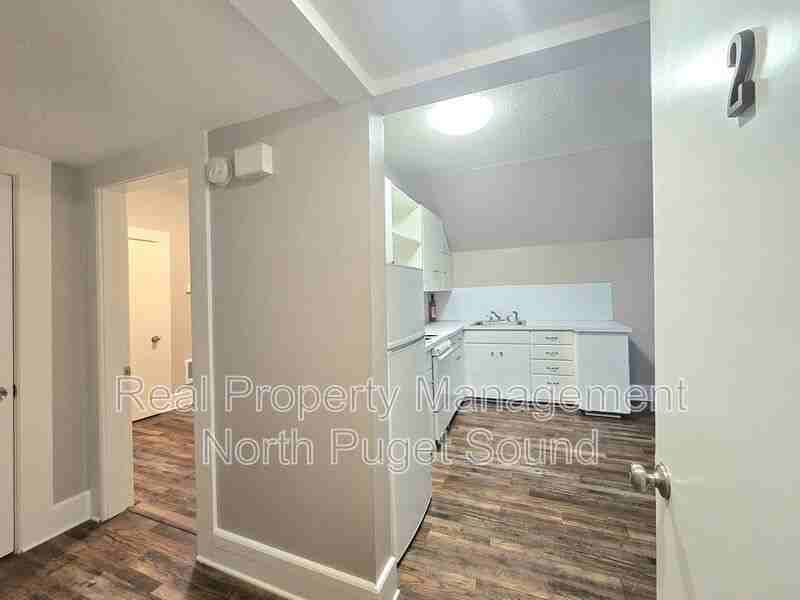 301 Avenue B #2 - Photo 5 of 13