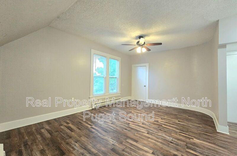 301 Avenue B #2 - Photo 6 of 13