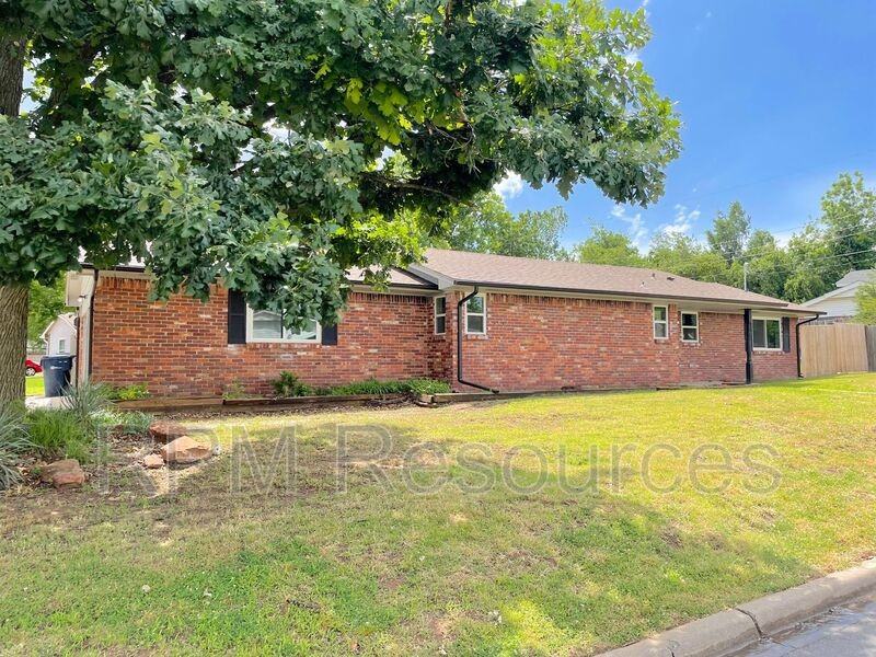 1500 Sw 79th Ter - Photo 2 of 28