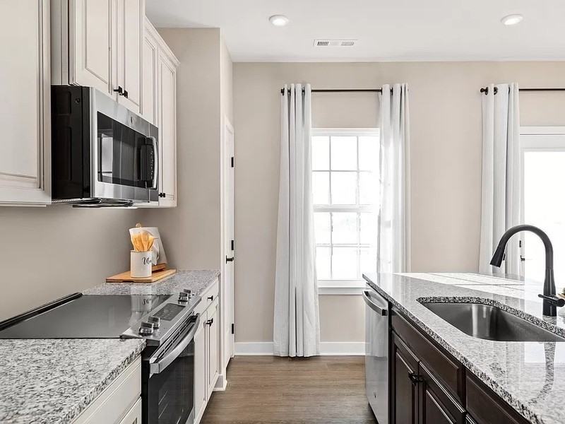 604 Rosedown Ln - Photo 4 of 19