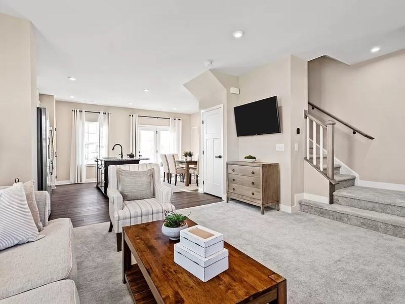 604 Rosedown Ln - Photo 7 of 19