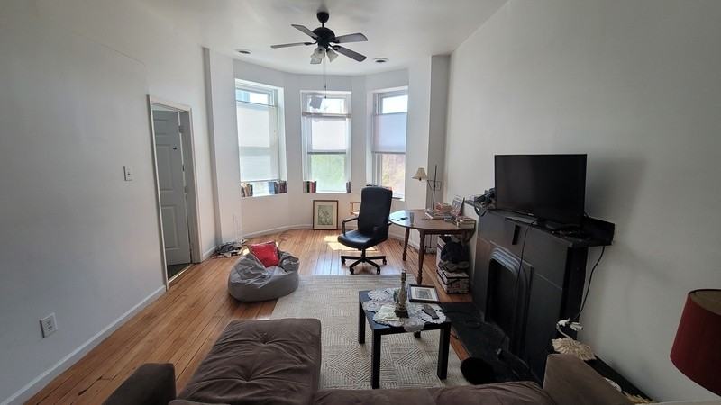 404 W Grace St #3 - Photo 2 of 4