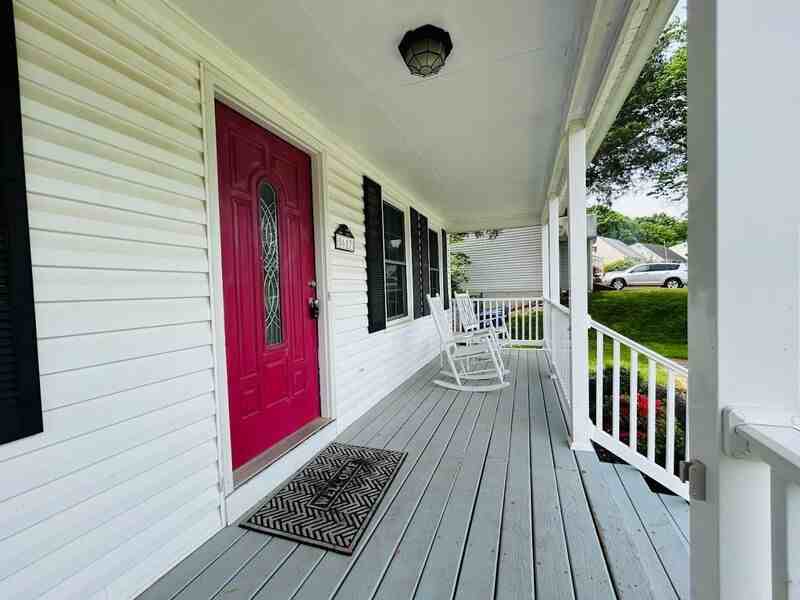 5617 Reardon Ln - Photo 3 of 42