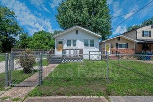 1021 32nd St - Photo 1 of 1