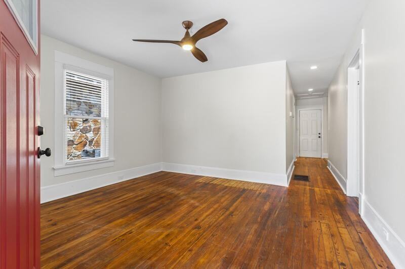 988 Pelham St Nw - Photo 3 of 20