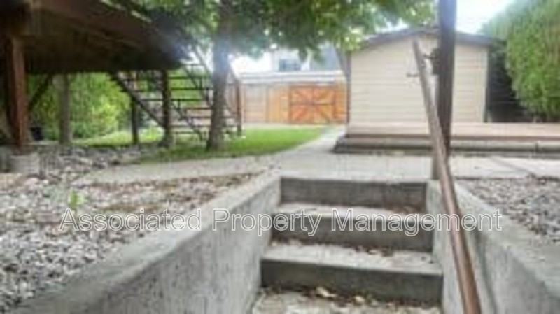 771 Burne Ave #B - Photo 3 of 9