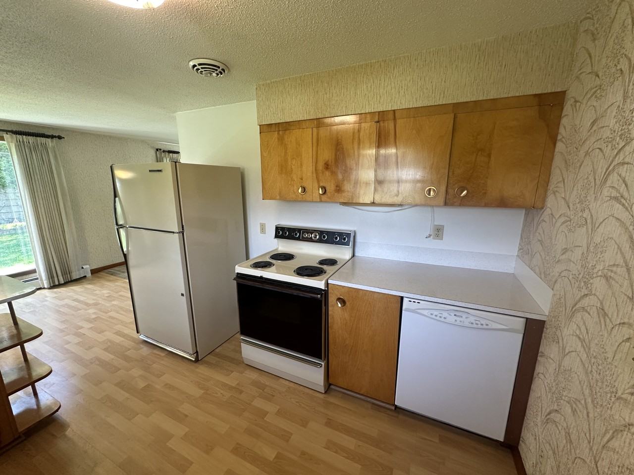 33 W Evergreen Dr - Photo 6 of 26