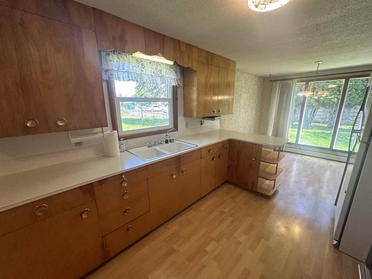 33 W Evergreen Dr - Photo 7 of 26