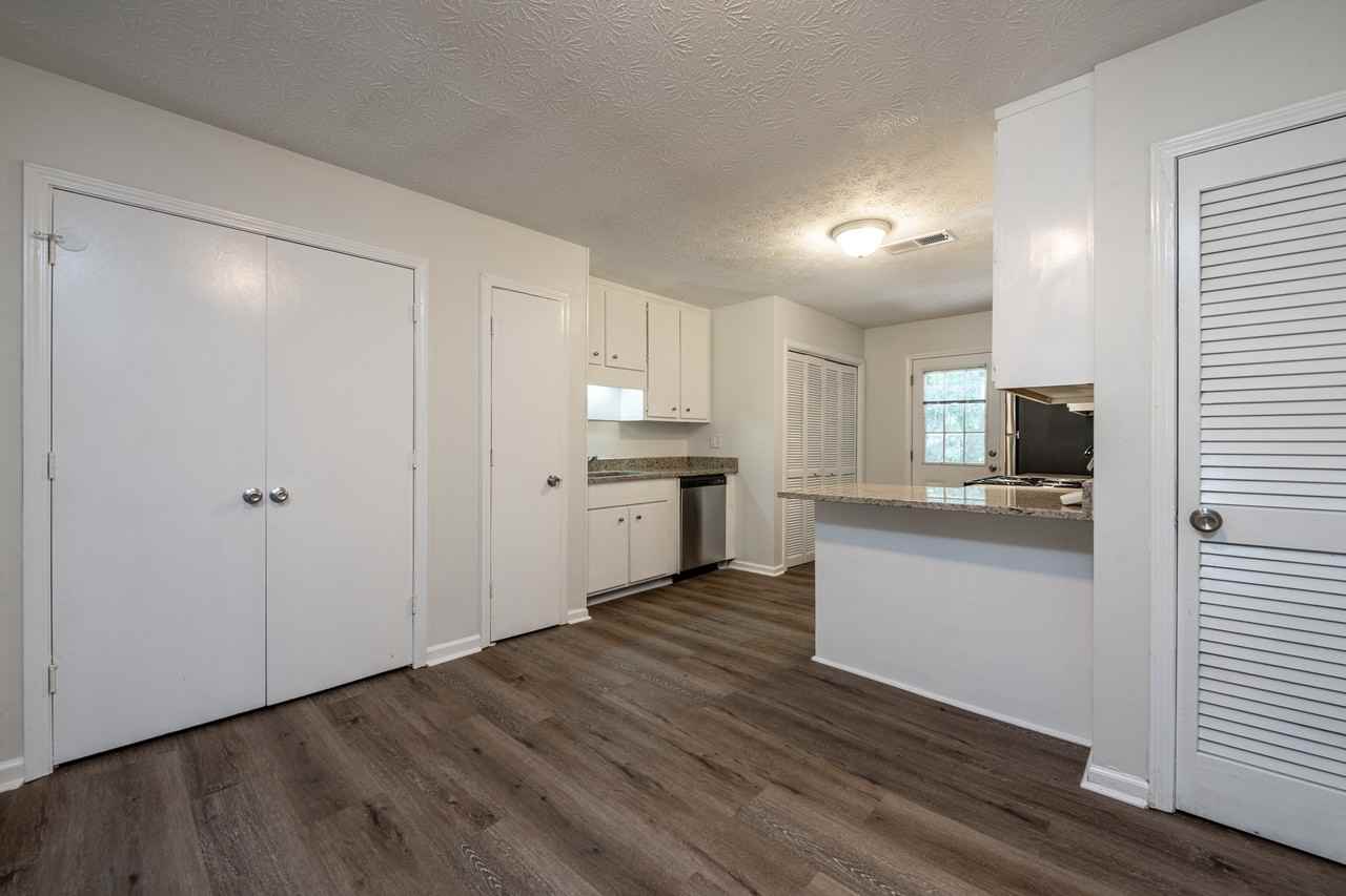 511 Downing St - Photo 3 of 23