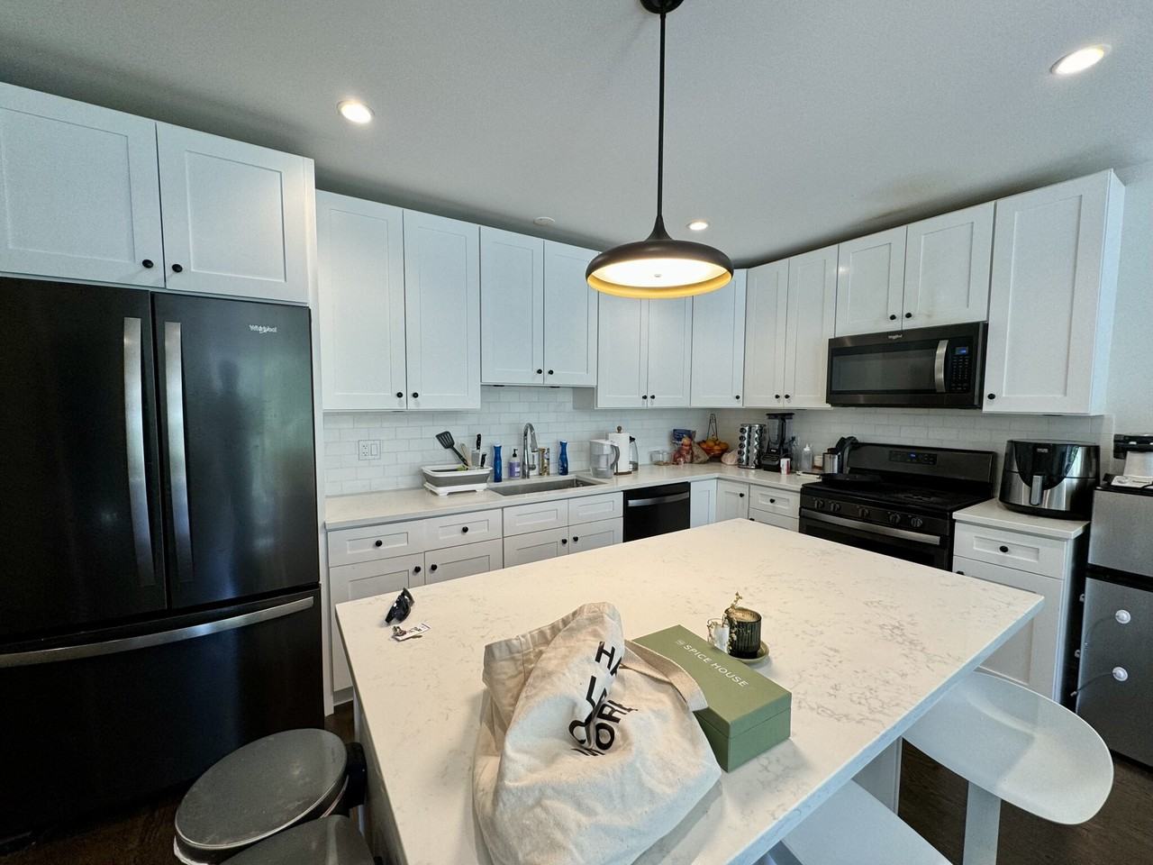 2020 W Division St #2 - Photo 3 of 33