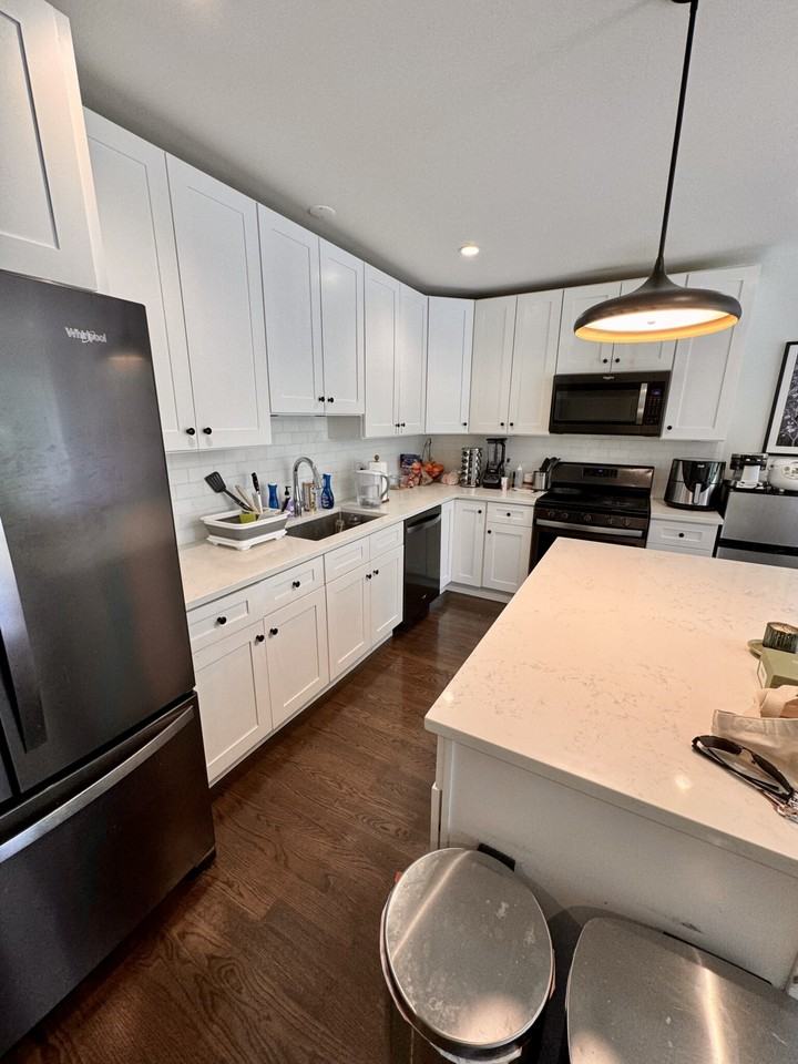 2020 W Division St #2 - Photo 7 of 33