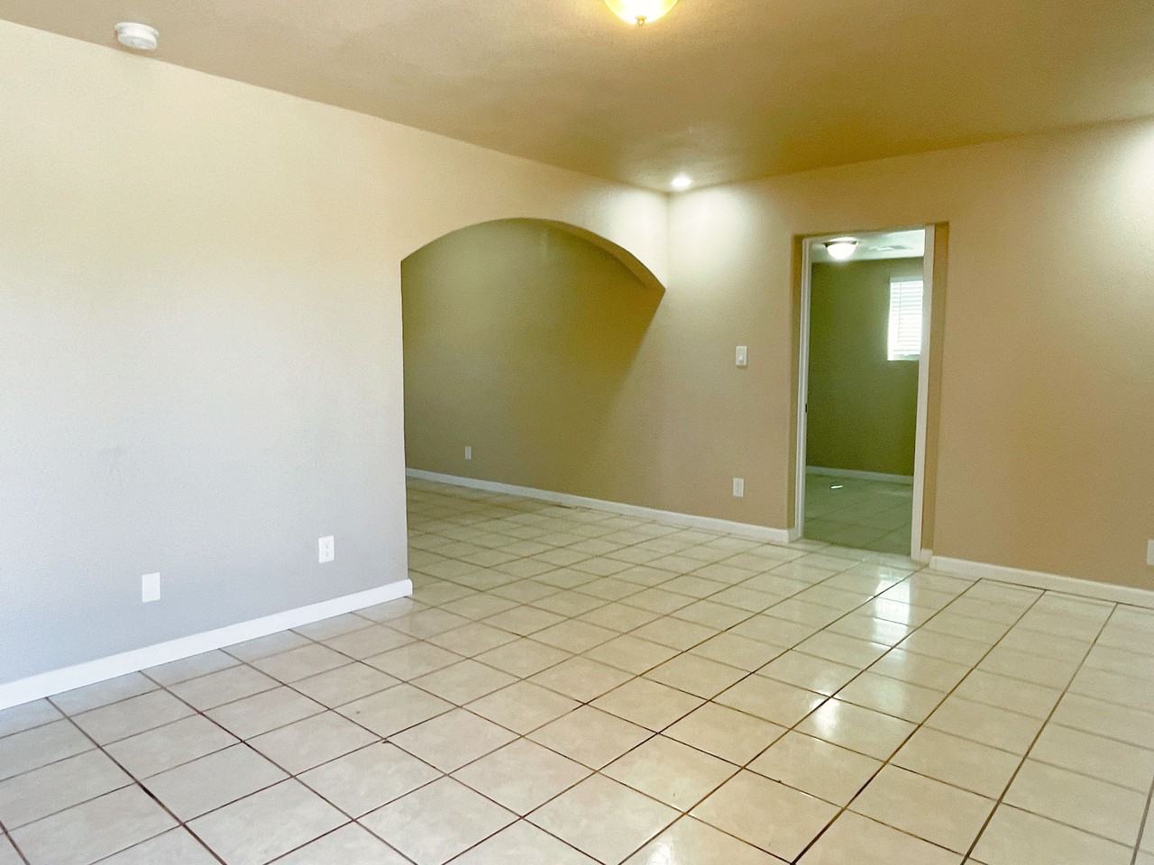 934 W Calle Sevilla - Photo 2 of 17