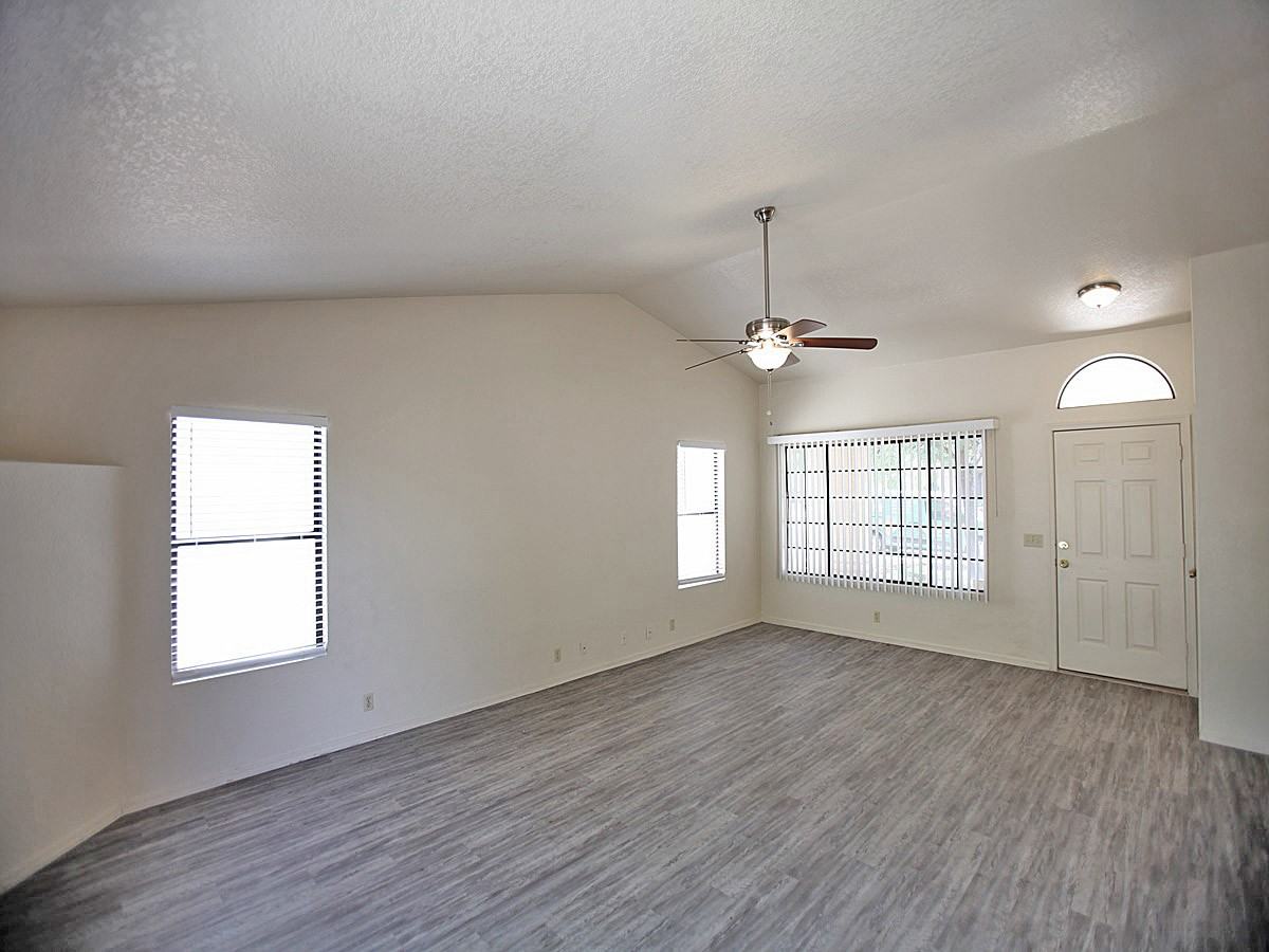4645 N 99th Dr - Photo 2 of 15