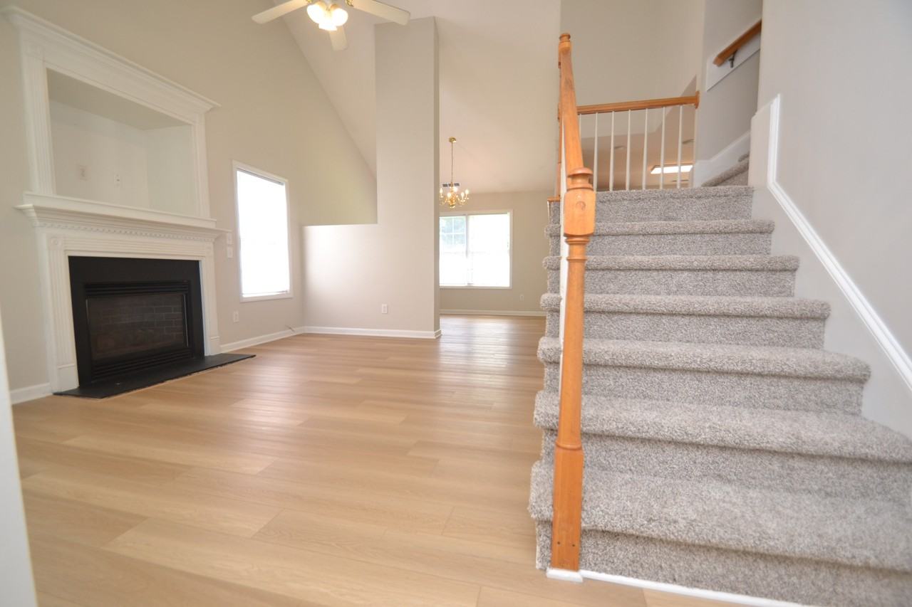 1914 Sterling Hill Dr - Photo 3 of 46
