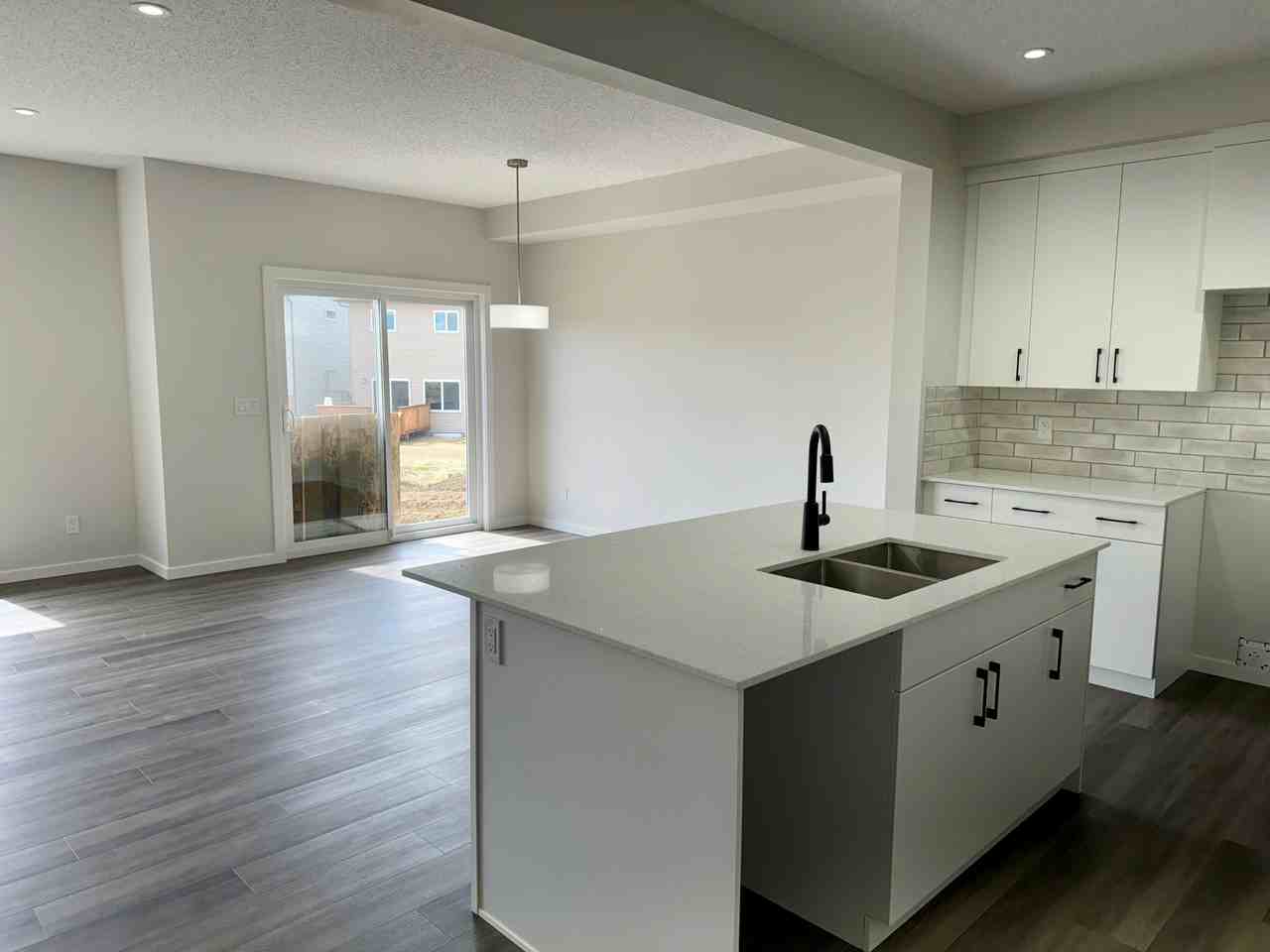 319 33 Ave Nw Uppr - Photo 4 of 21