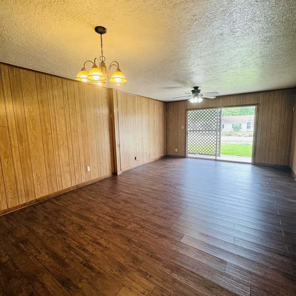 2047 5Th St - Photo 2 of 14