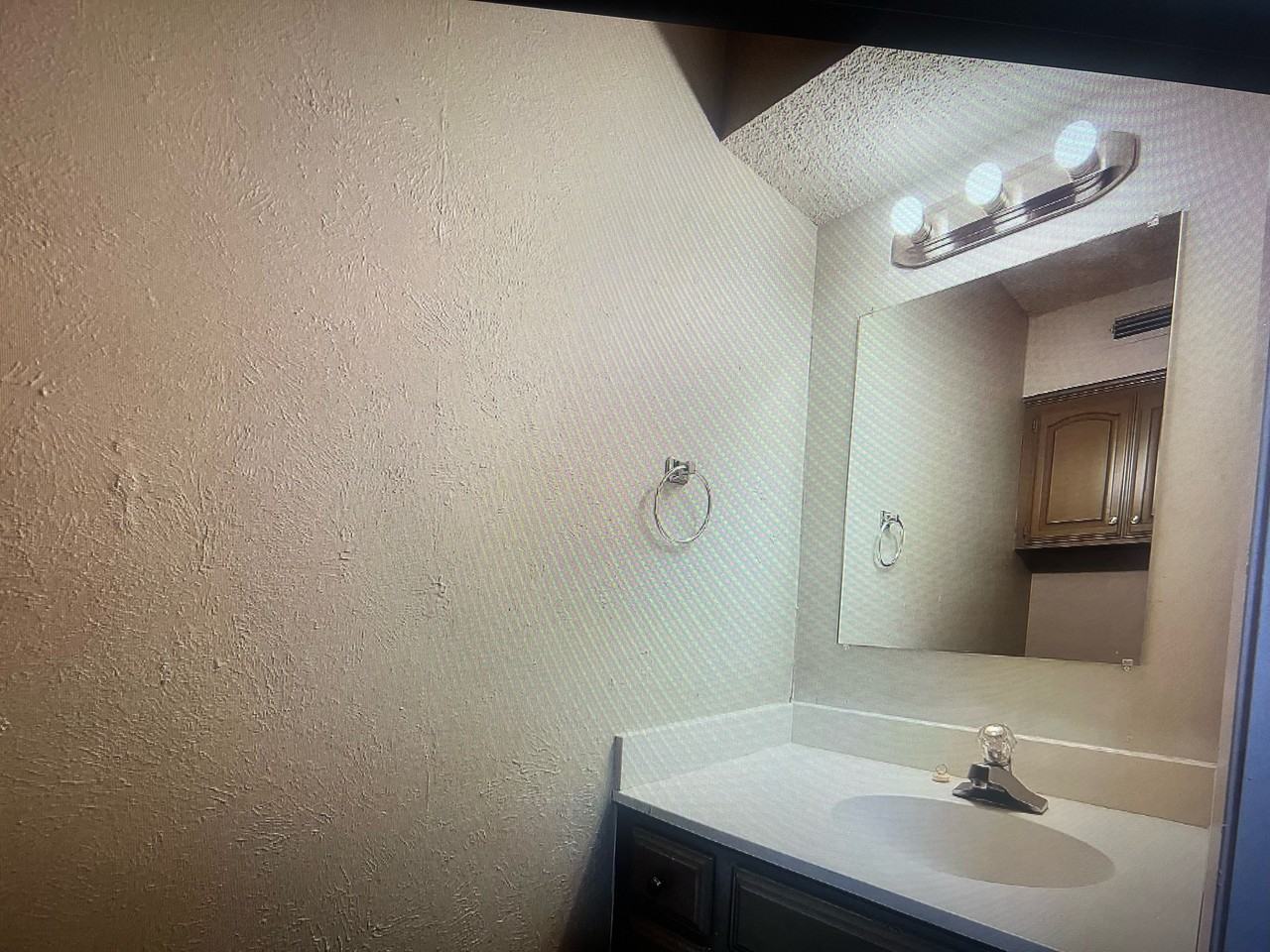 305 Brookwood Dr #305B - Photo 6 of 17