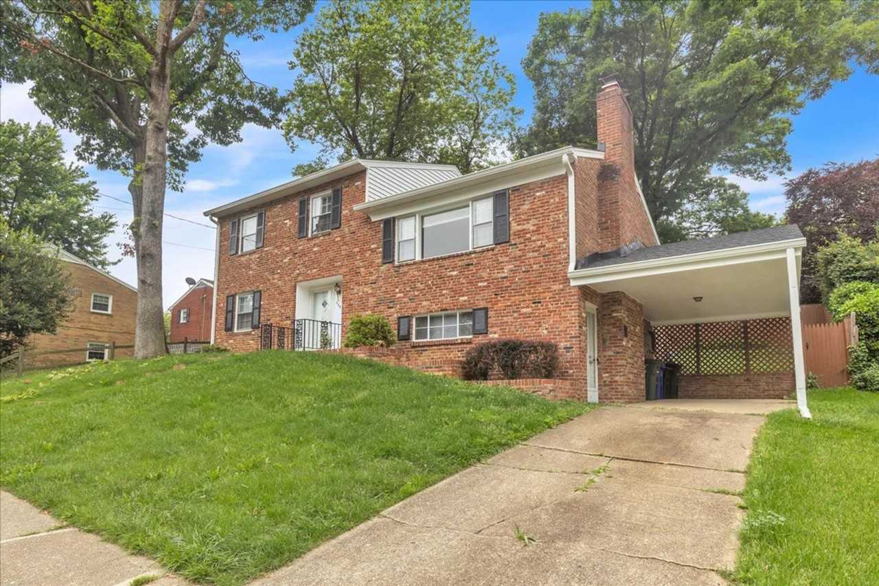 664 S Greenbrier St - Photo 2 of 30