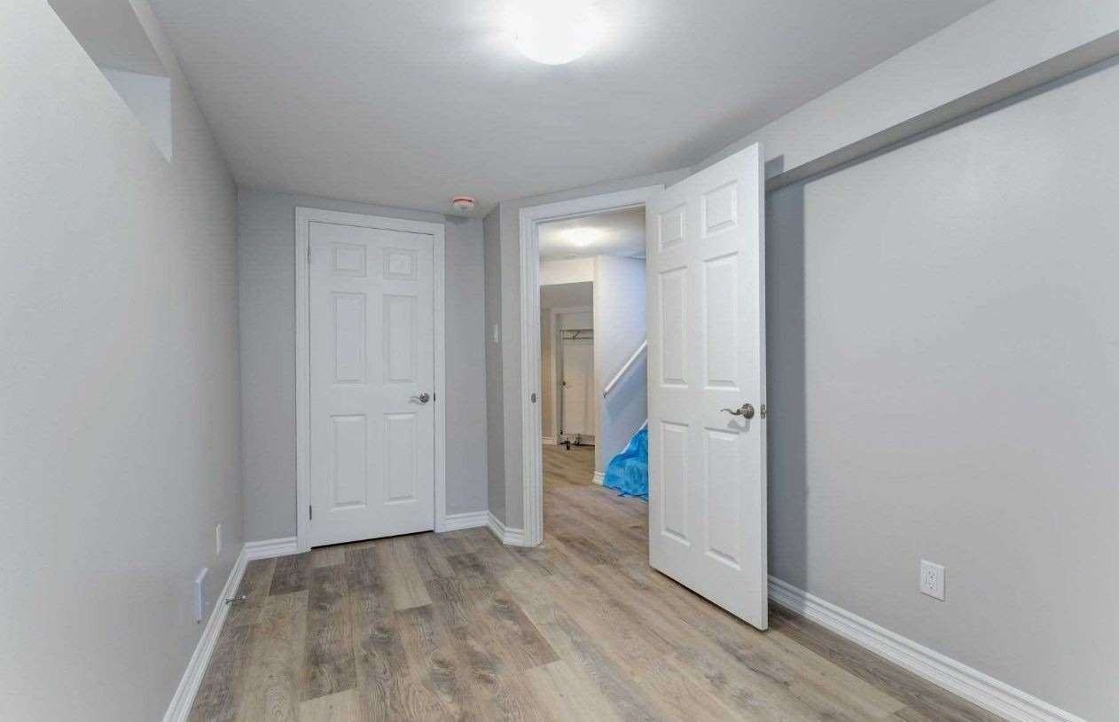 110 Livingstone Avenue - Photo 7 of 16