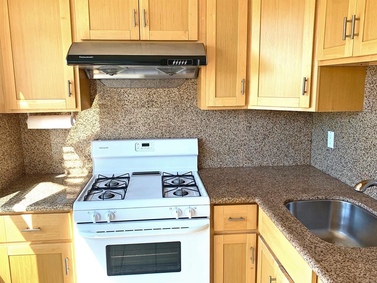 2246 23rd St - Photo 7 of 10