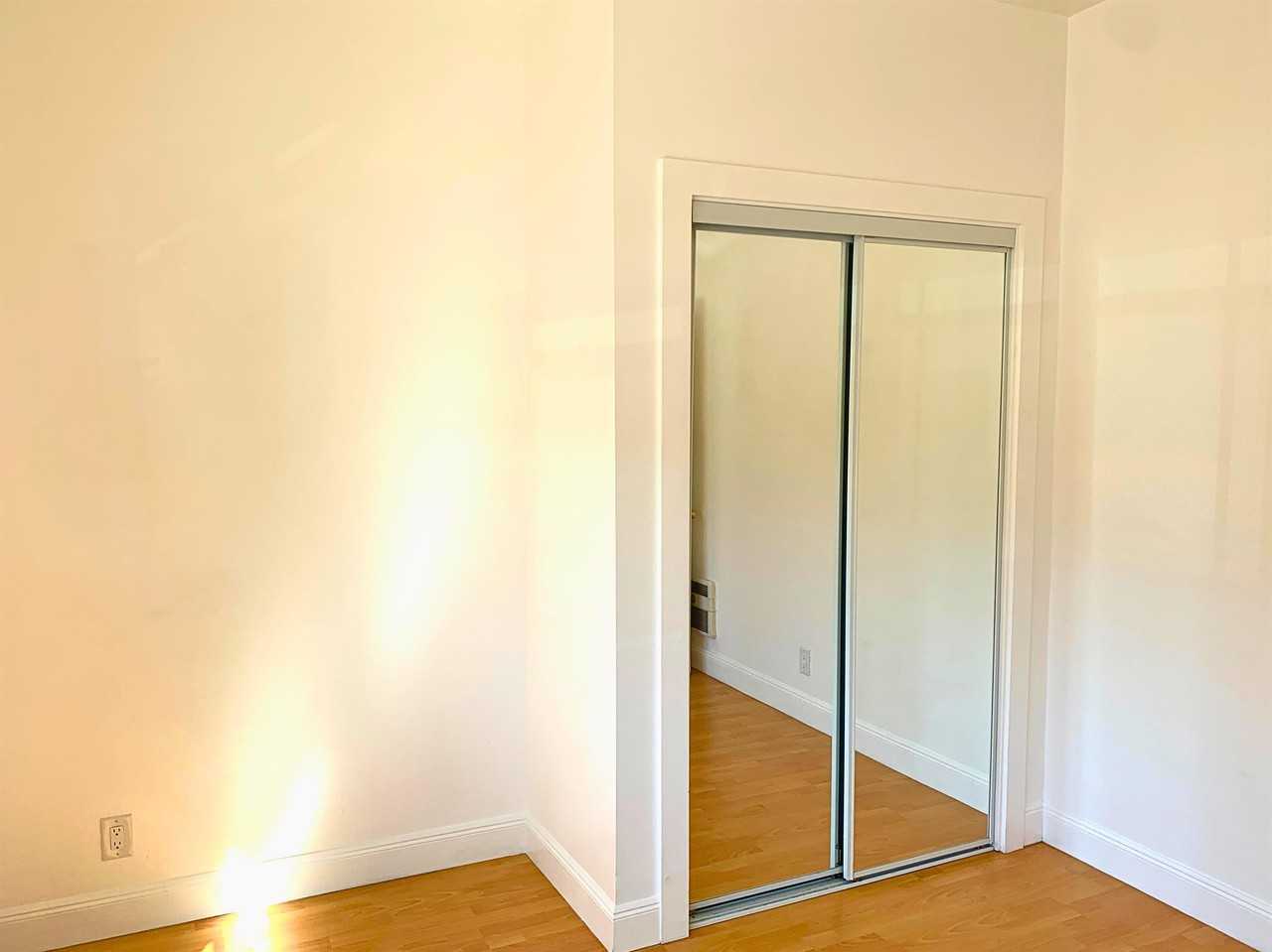 2246 23rd St - Photo 5 of 10