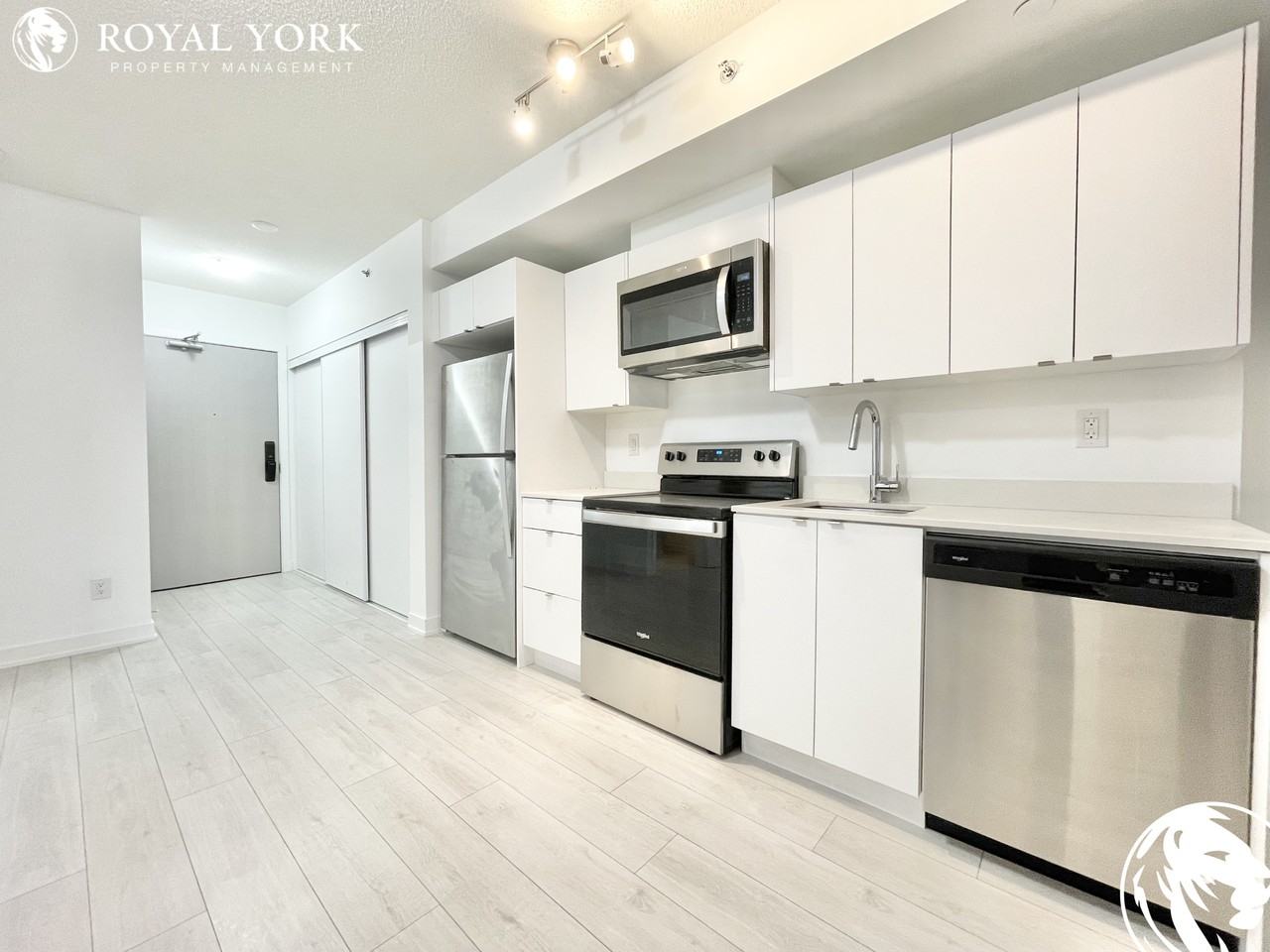 806-3200 Dakota Common, Burlington, Ontario L7M 2A7 - Photo 3 of 15